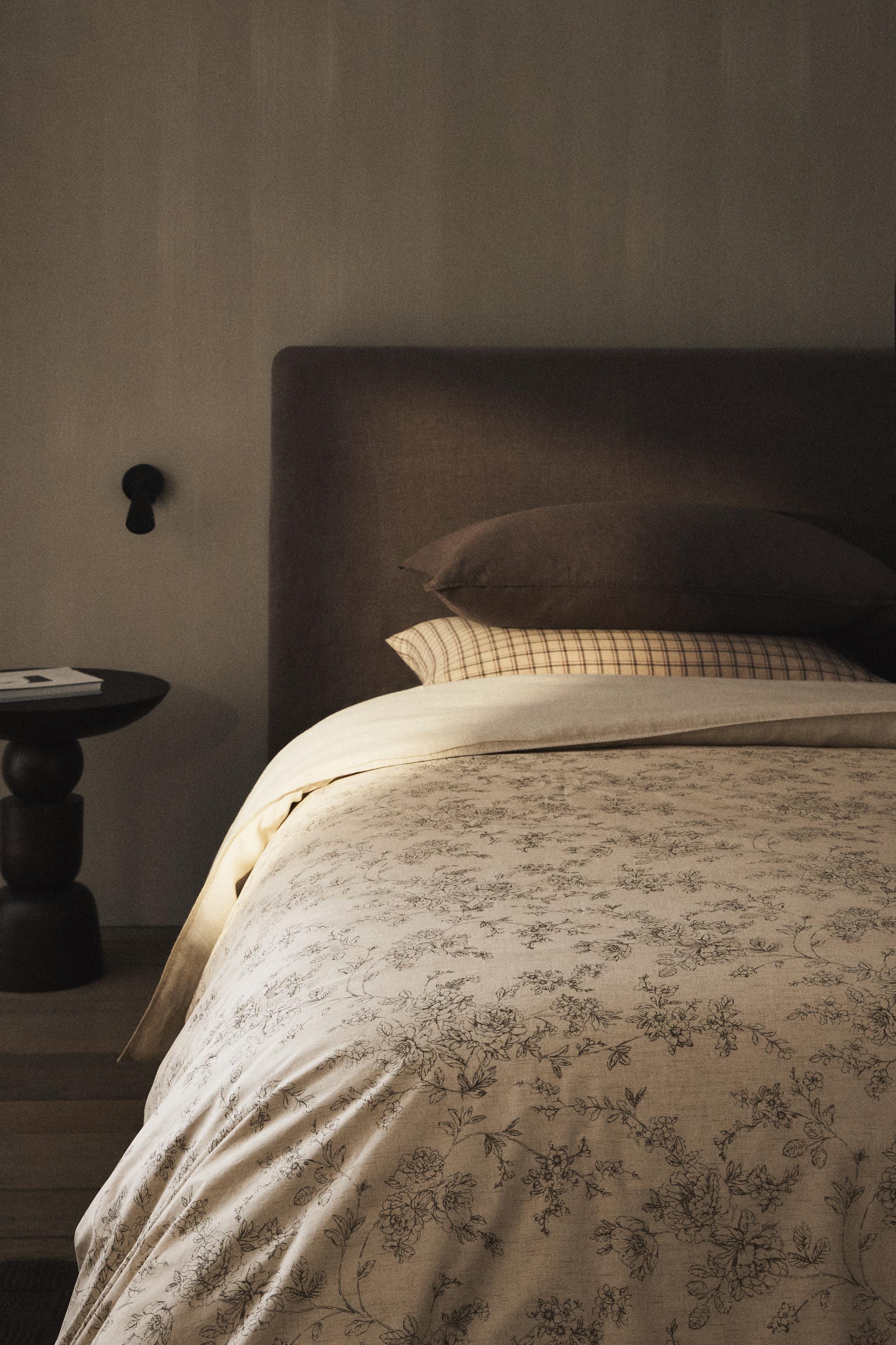 FLORAL PRINT DUVET COVER